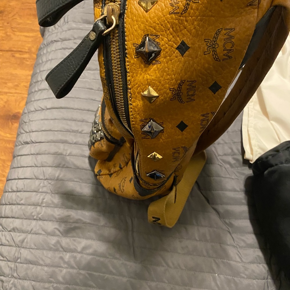 Customized Mcm backpack 🎒 - Picture 6 of 15